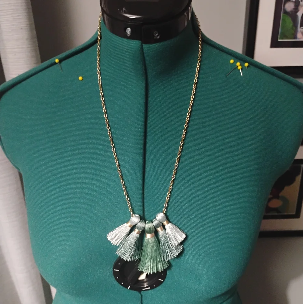 Miss Ivy Pearl Five Fringe Tassel Gold Necklace NEW
